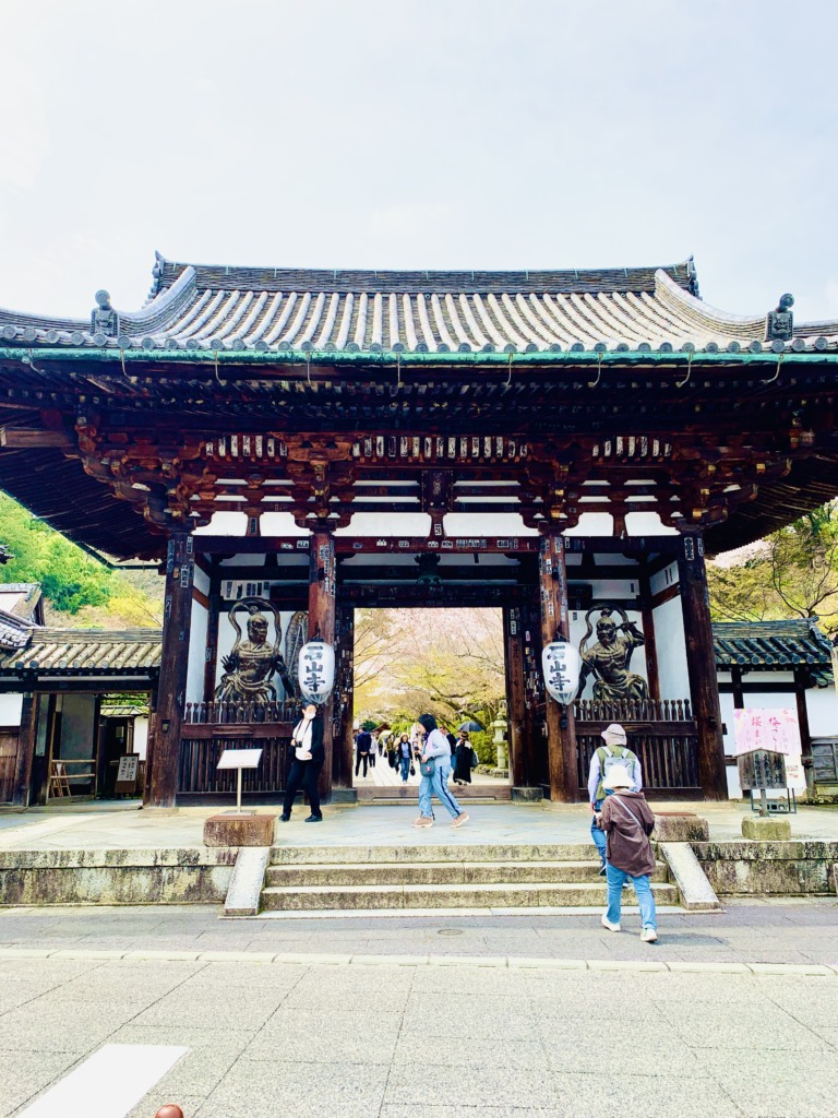 石山寺（山門）